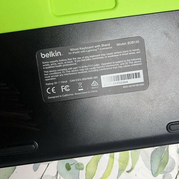 BELKIN B2B130 Black Lightning Wired Slim Tablet Keyboard - Picture 5 of 6